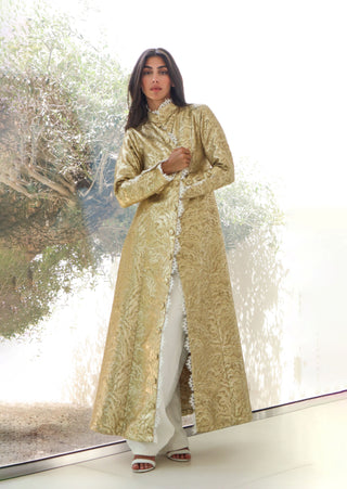 Letters From Kyoto S.KO4 – gold textured abaya with white lace detailing and covered buttons